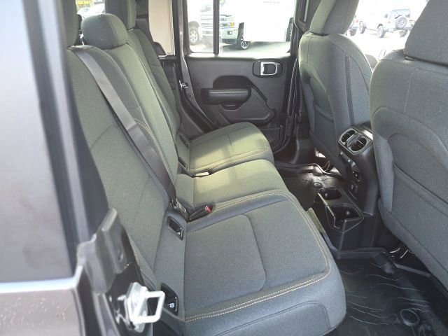 Used 2024 Jeep Gladiator Sport AWD/4WD image 50