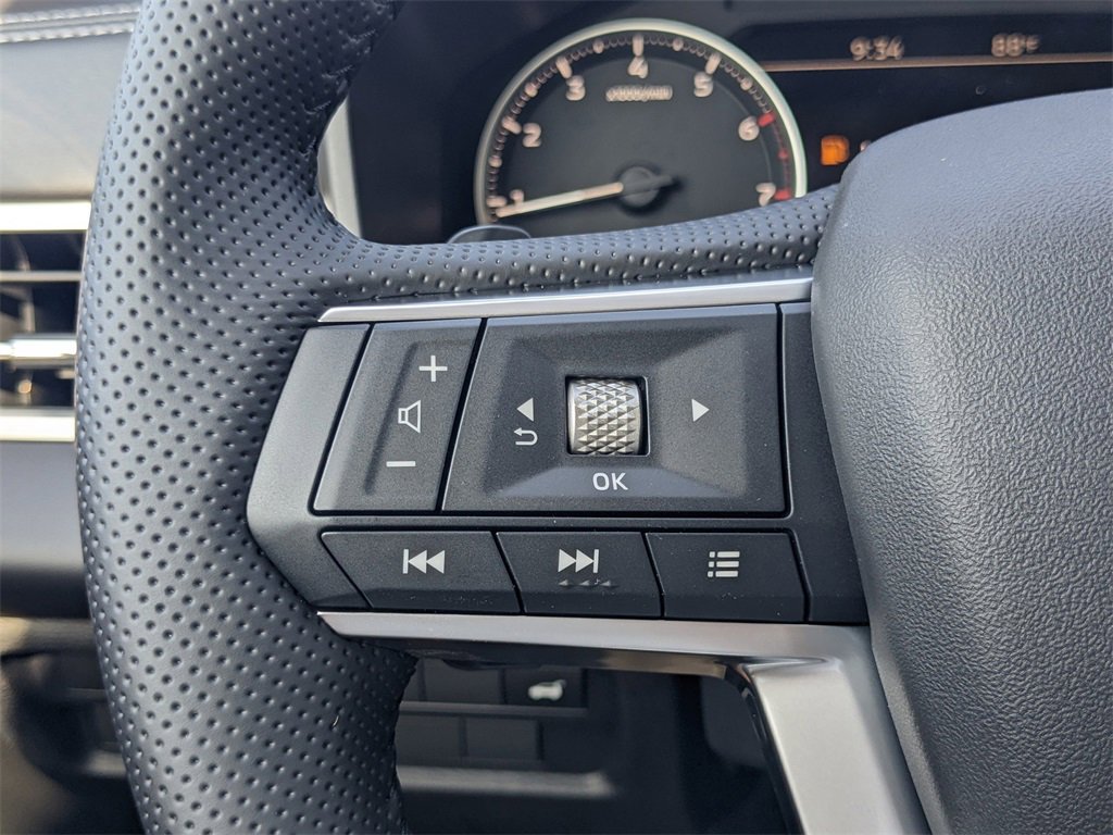 New 2025 Mitsubishi Outlander SE image 26