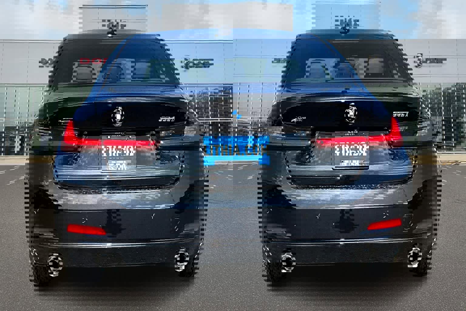 Used 2024 BMW 330i xDrive 330i xDrive w/ Convenience Package image 4