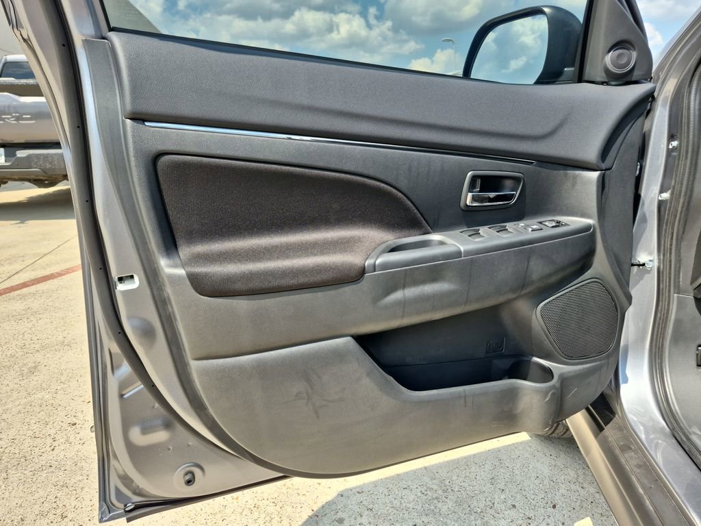 Used 2025 Mitsubishi Outlander Sport ES AWD/4WD image 20
