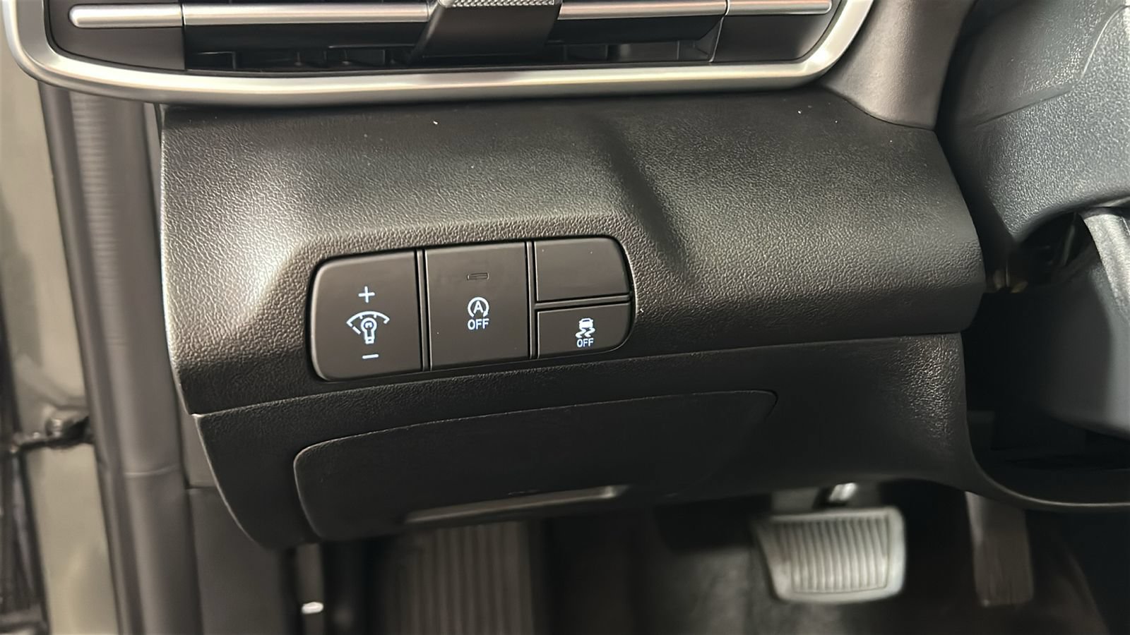 Certified 2024 Hyundai Elantra SE FWD image 23