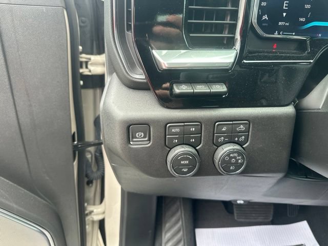 Used 2026 Chevrolet Silverado 1500 High Country w/ Technology Package AWD/4WD image 18