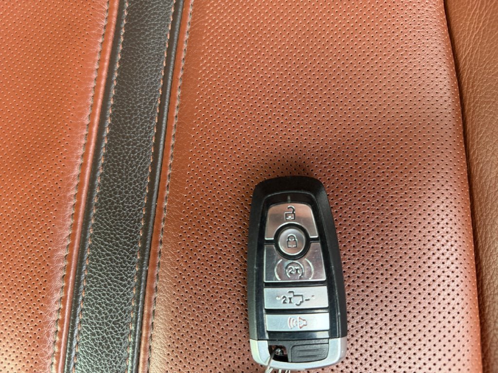 Used 2020 Ford F350 King Ranch w/ King Ranch Ultimate Package AWD/4WD image 31