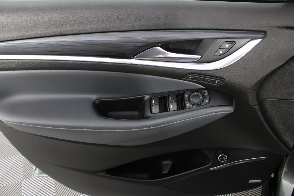 Used 2022 Buick Enclave Premium FWD image 16