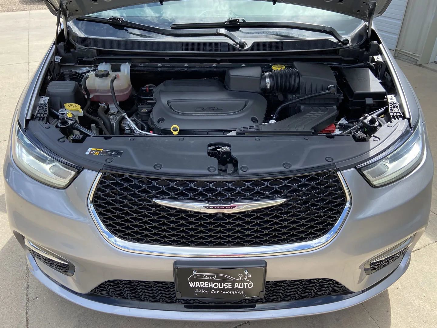 Used 2021 Chrysler Pacifica Touring image 26