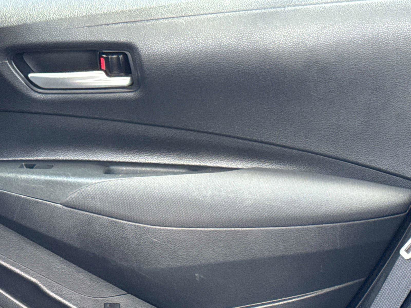 Used 2020 Toyota Corolla LE image 14