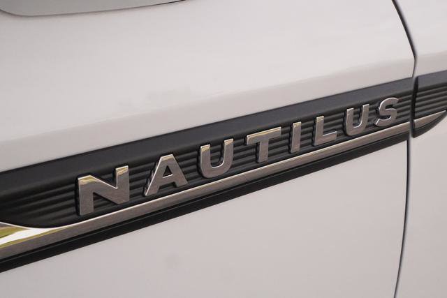 Used 2023 Lincoln Nautilus Reserve image 40