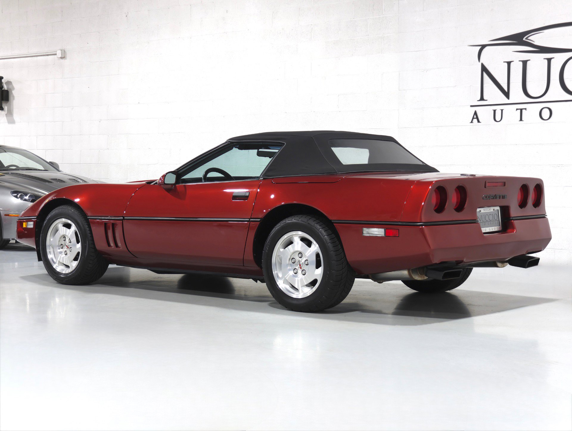 Used 1988 Chevrolet Corvette Convertible image 8
