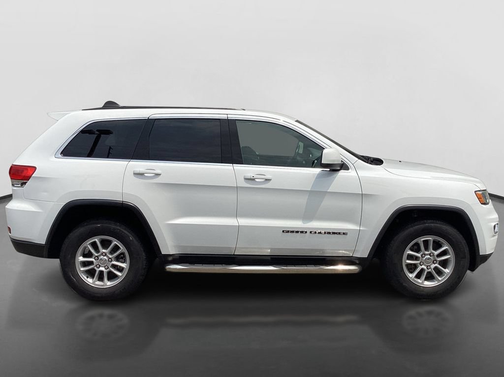 Used 2018 Jeep Grand Cherokee Laredo AWD/4WD image 4