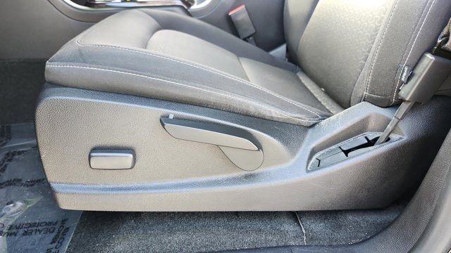 Used 2017 GMC Canyon SLE w/ Nightfall Edition image 11