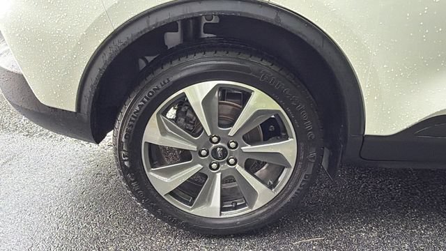 Certified 2024 Ford Escape Platinum AWD/4WD image 17