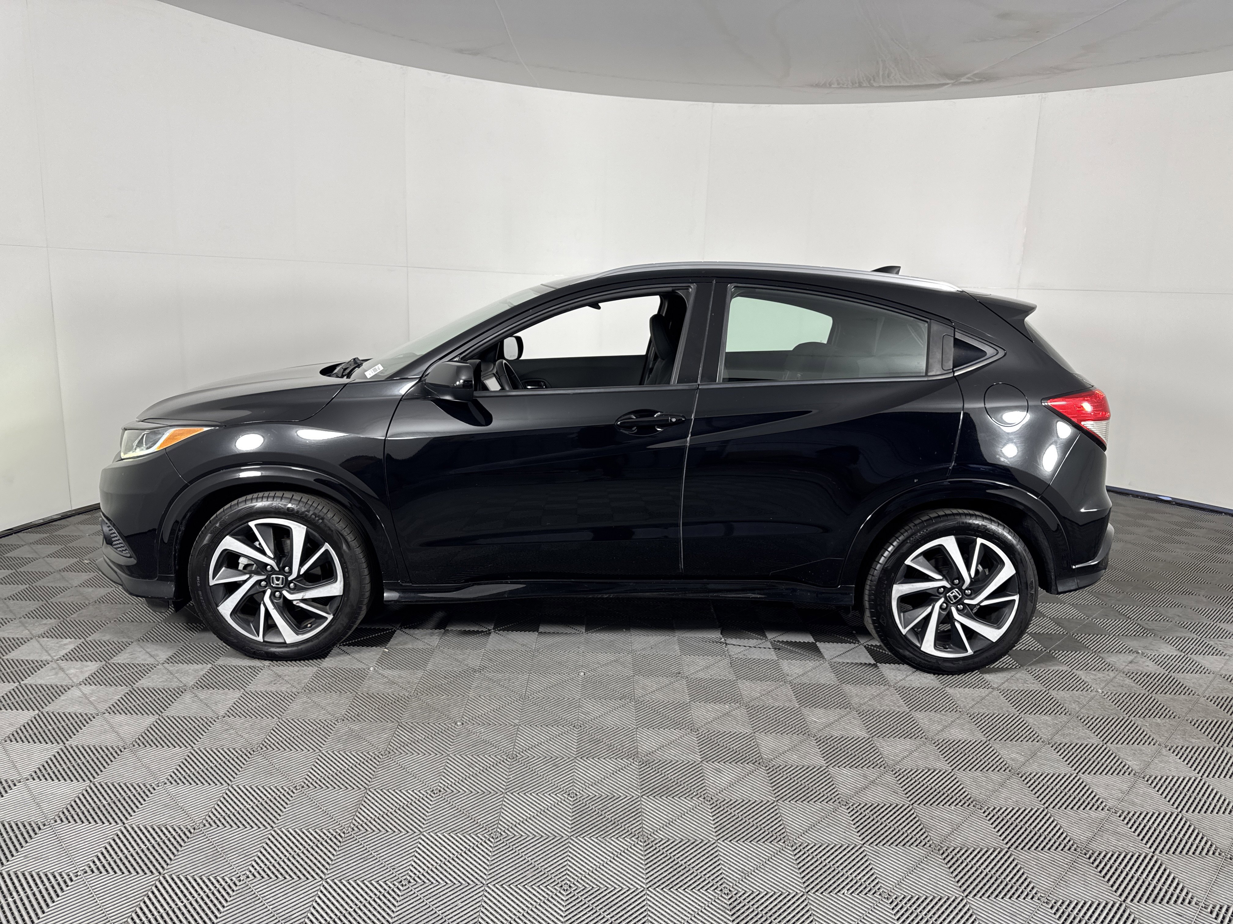 Used 2020 Honda HR-V Sport image 7