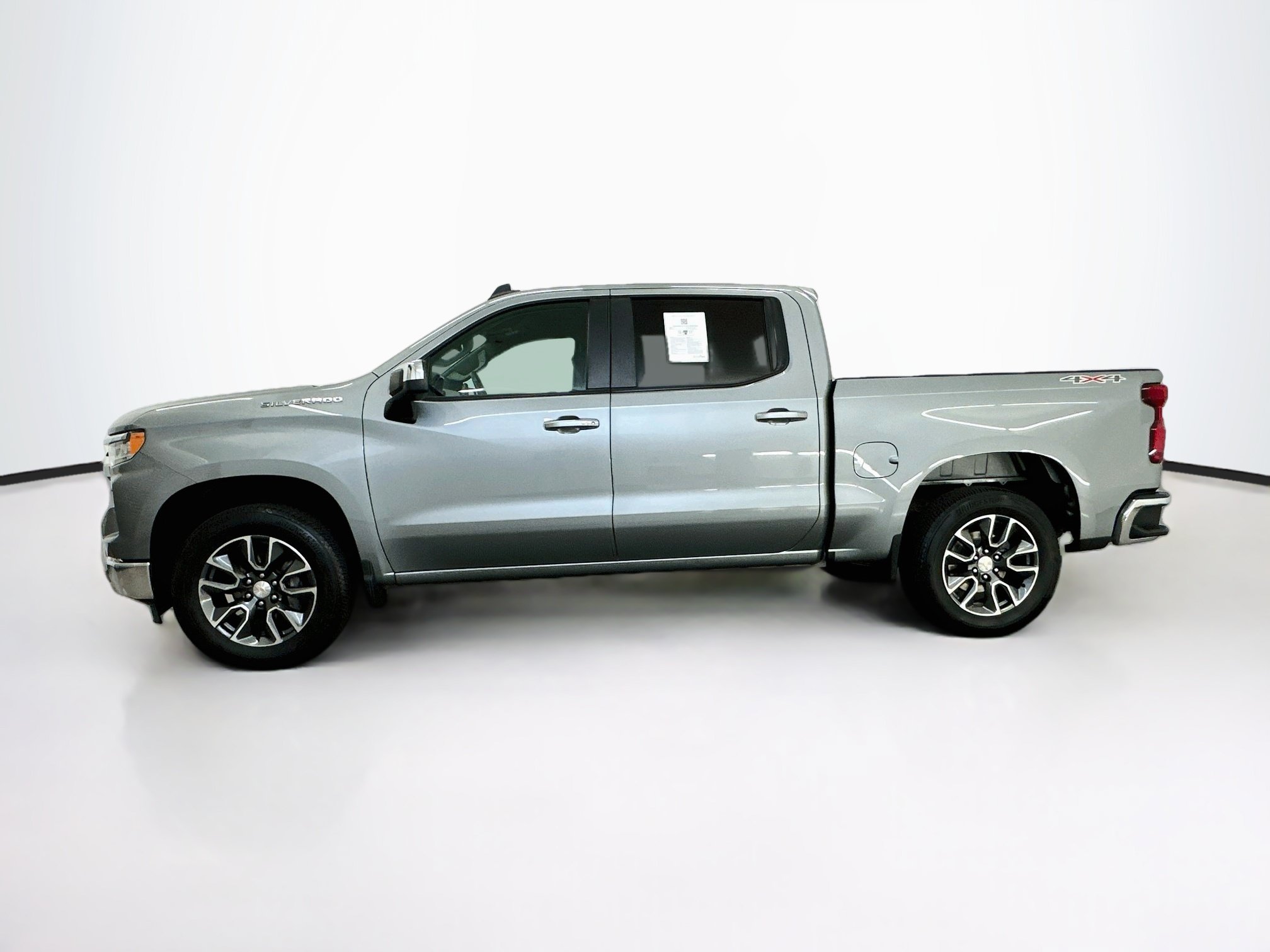 Used 2024 Chevrolet Silverado 1500 LT AWD/4WD image 4