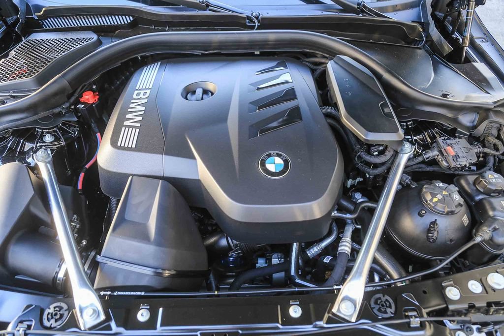 Used 2026 BMW 530i w/ M Sport Package RWD image 23