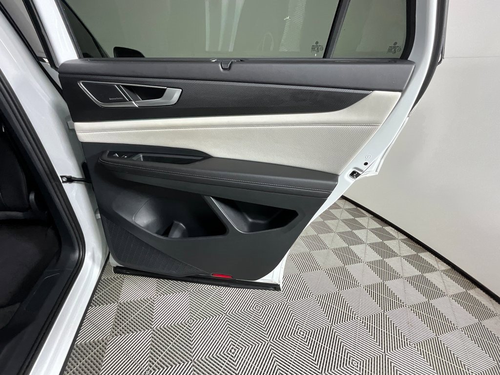 Used 2024 Volkswagen Atlas Cross Sport SEL Premium R-Line image 25