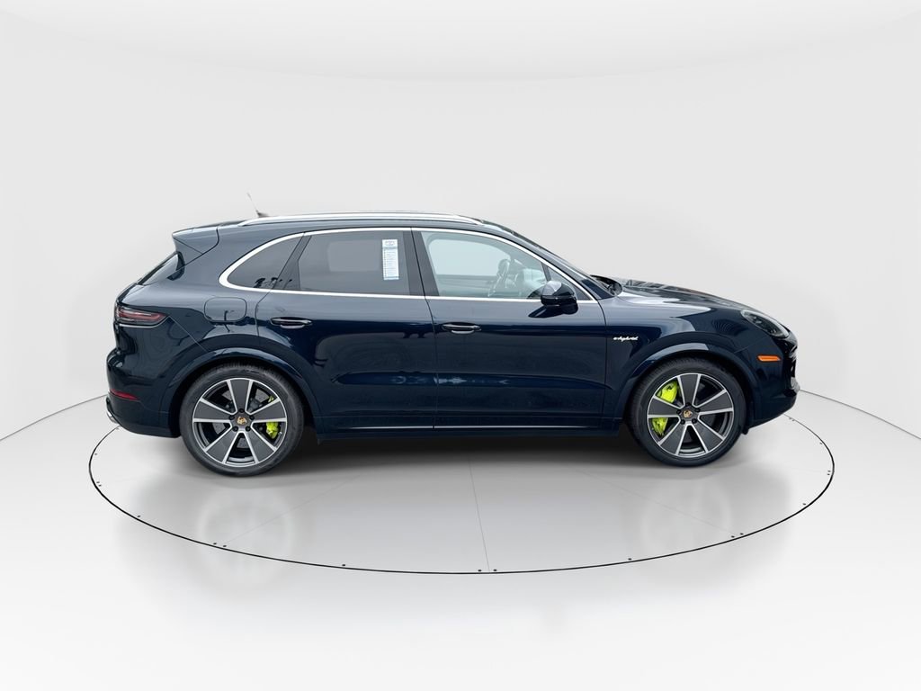 Used 2023 Porsche Cayenne Turbo S image 9