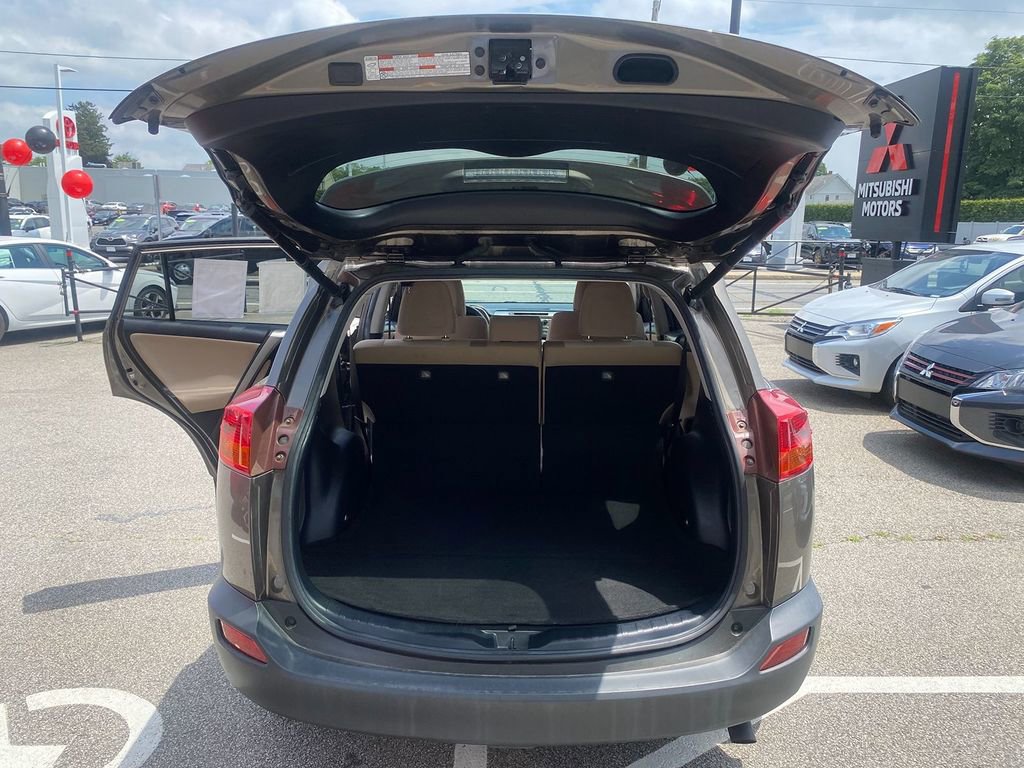 Used 2015 Toyota RAV4 XLE image 12