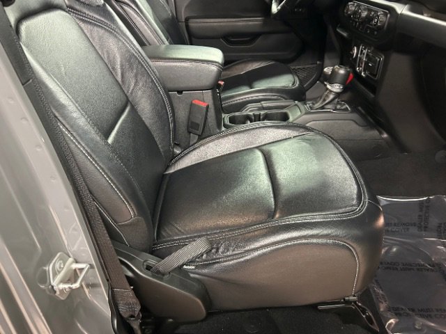 Used 2019 Jeep Wrangler Unlimited Sahara image 10