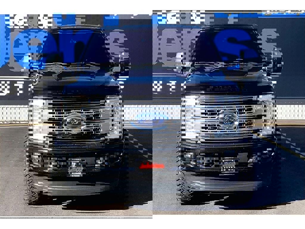 Used 2017 Ford F350 Platinum w/ Platinum Ultimate Package image 3