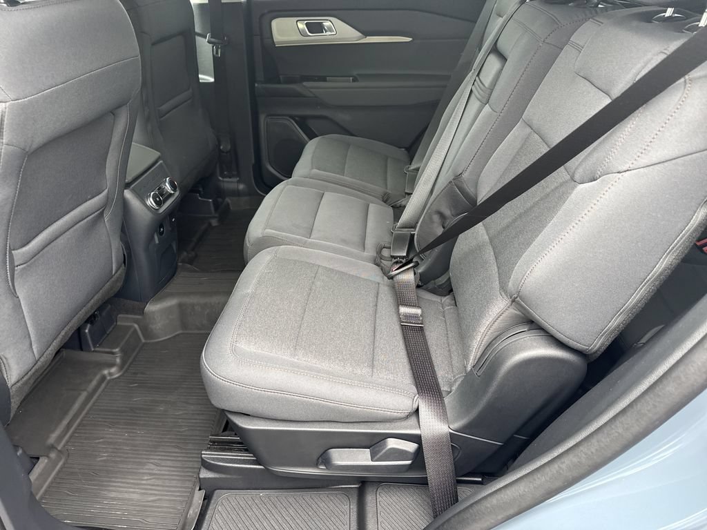 Used 2025 Ford Explorer Active AWD/4WD image 20