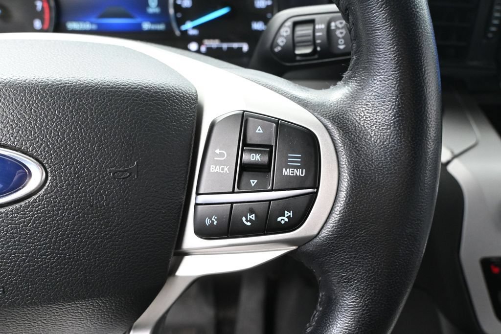 Used 2023 Ford Explorer XLT AWD/4WD image 28