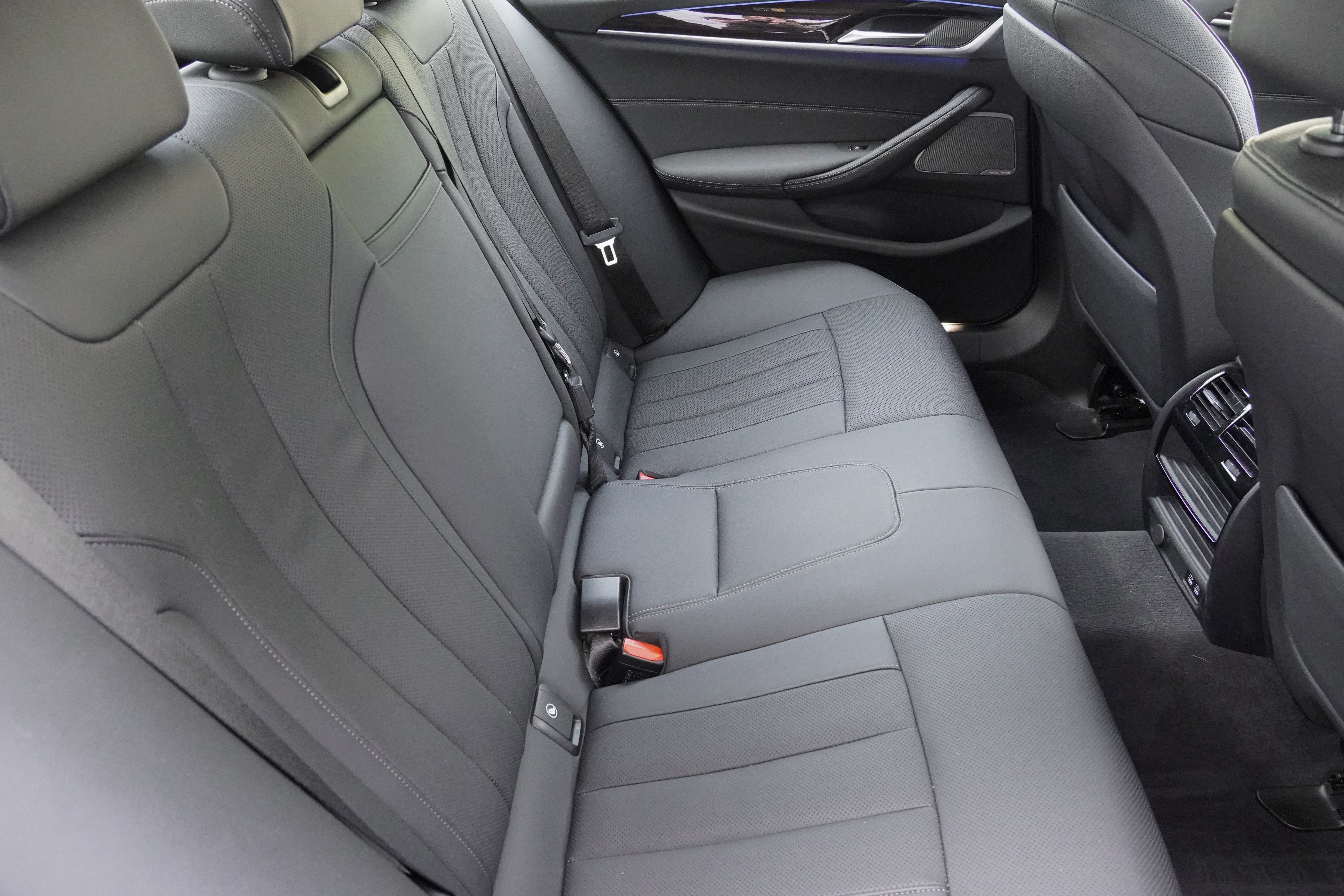 Certified 2023 BMW 530i xDrive w/ Premium Package AWD/4WD image 37