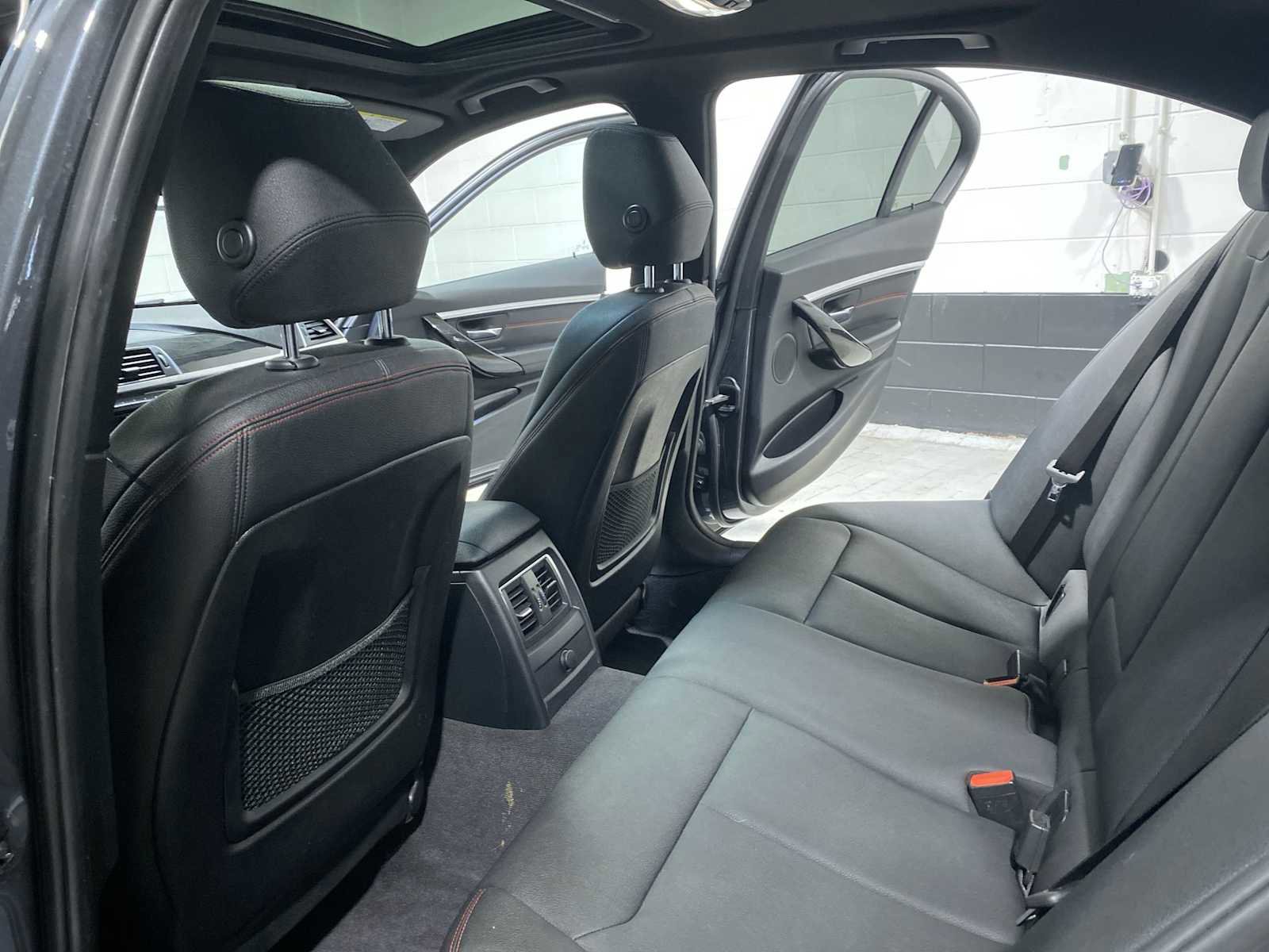 Used 2018 BMW 330i xDrive Sedan image 12