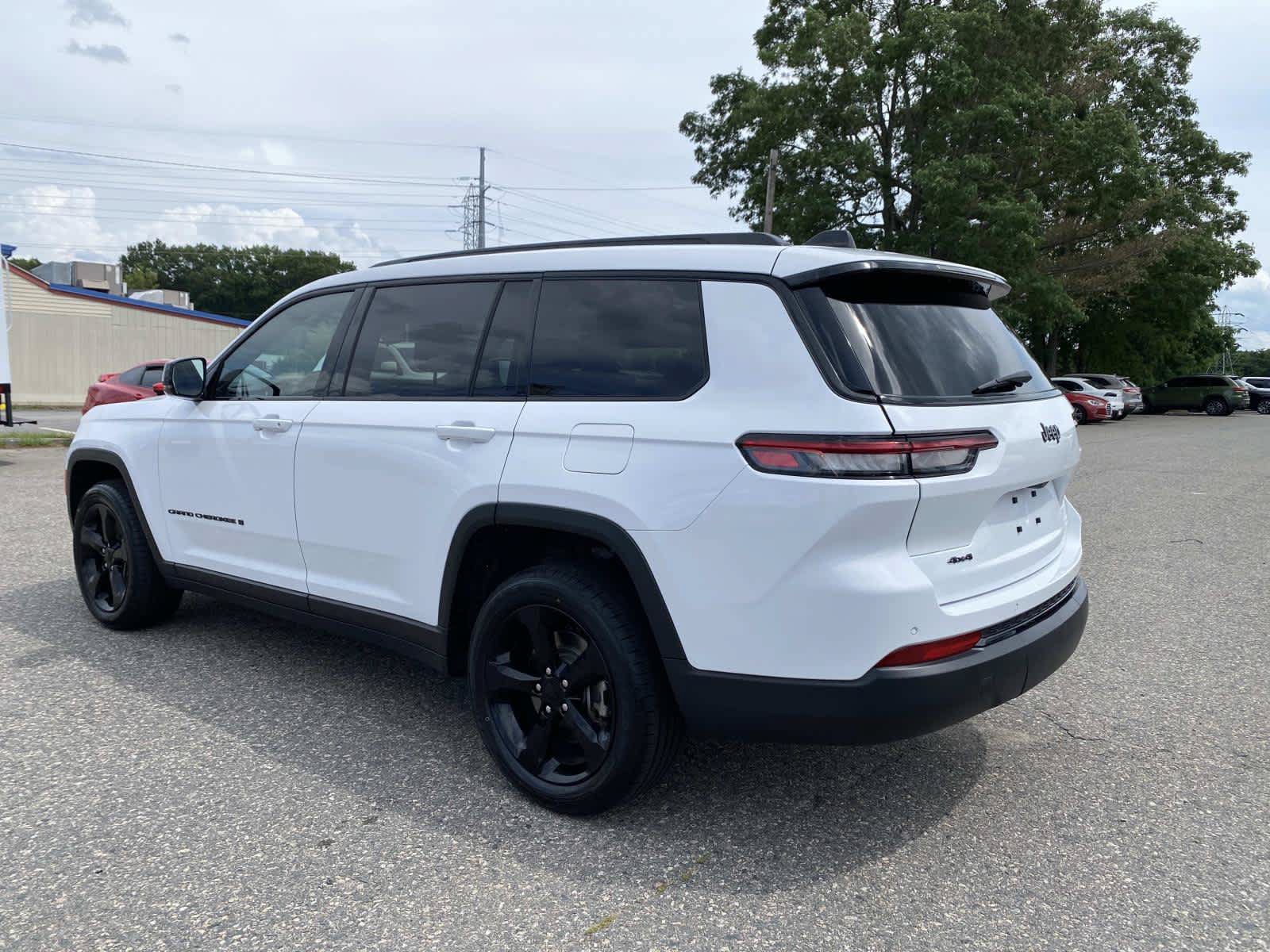 Certified 2023 Jeep Grand Cherokee L Laredo AWD/4WD image 8
