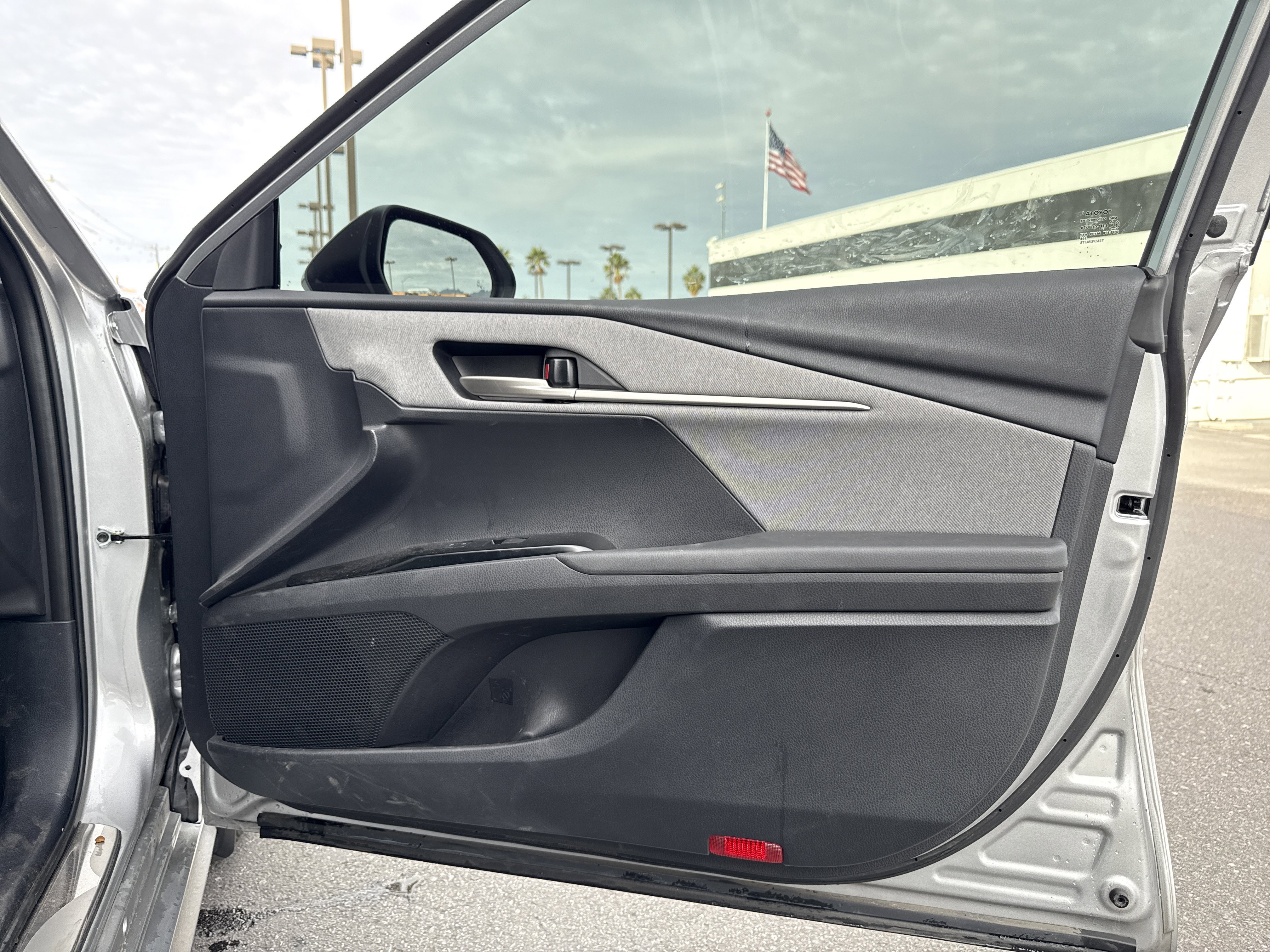 Used 2025 Toyota Camry LE image 30