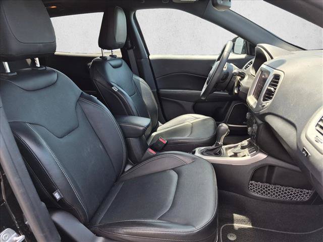 Used 2021 Jeep Compass Latitude w/ Sun and Sound Group AWD/4WD image 22