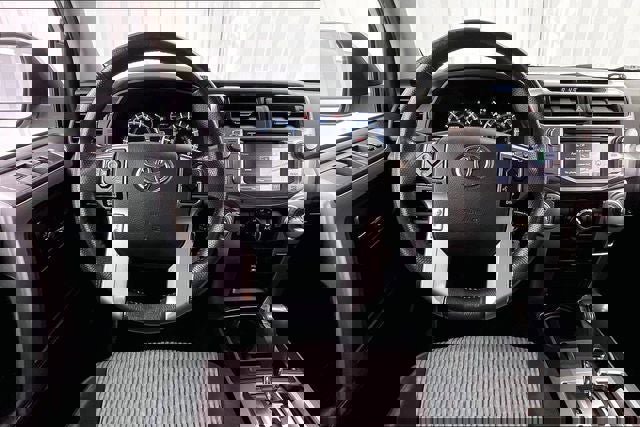 Used 2015 Toyota 4Runner SR5 image 5