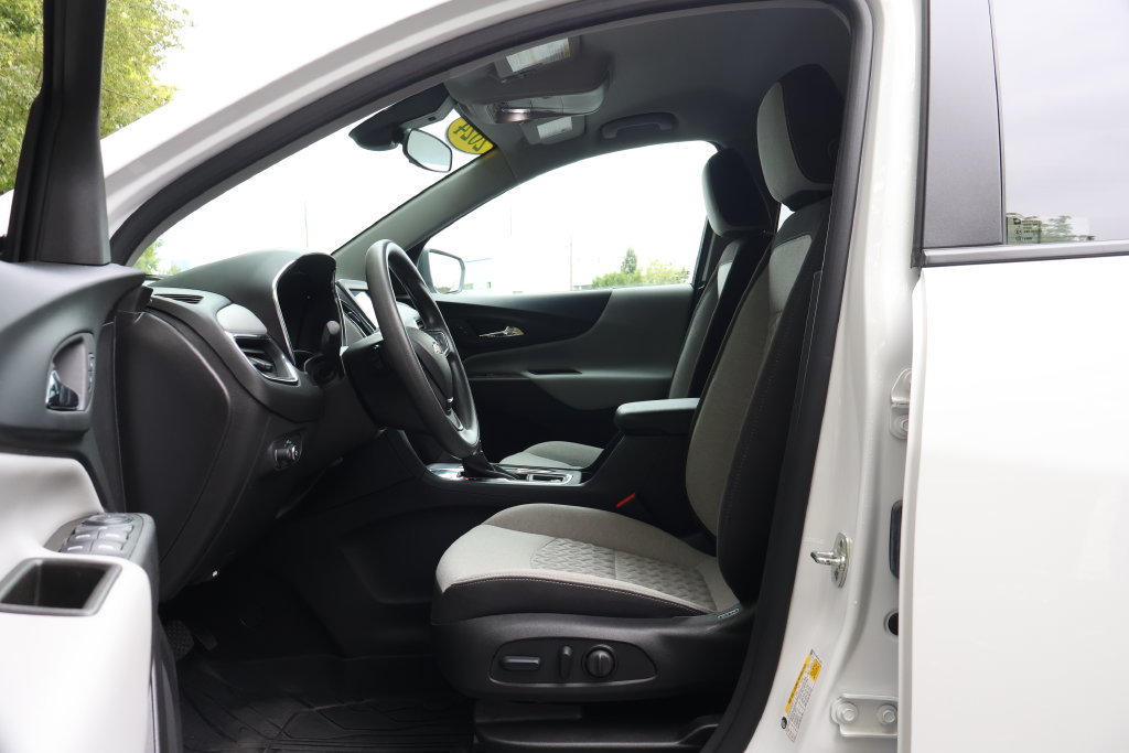 Certified 2024 Chevrolet Equinox LS w/ LS Convenience Package FWD image 32