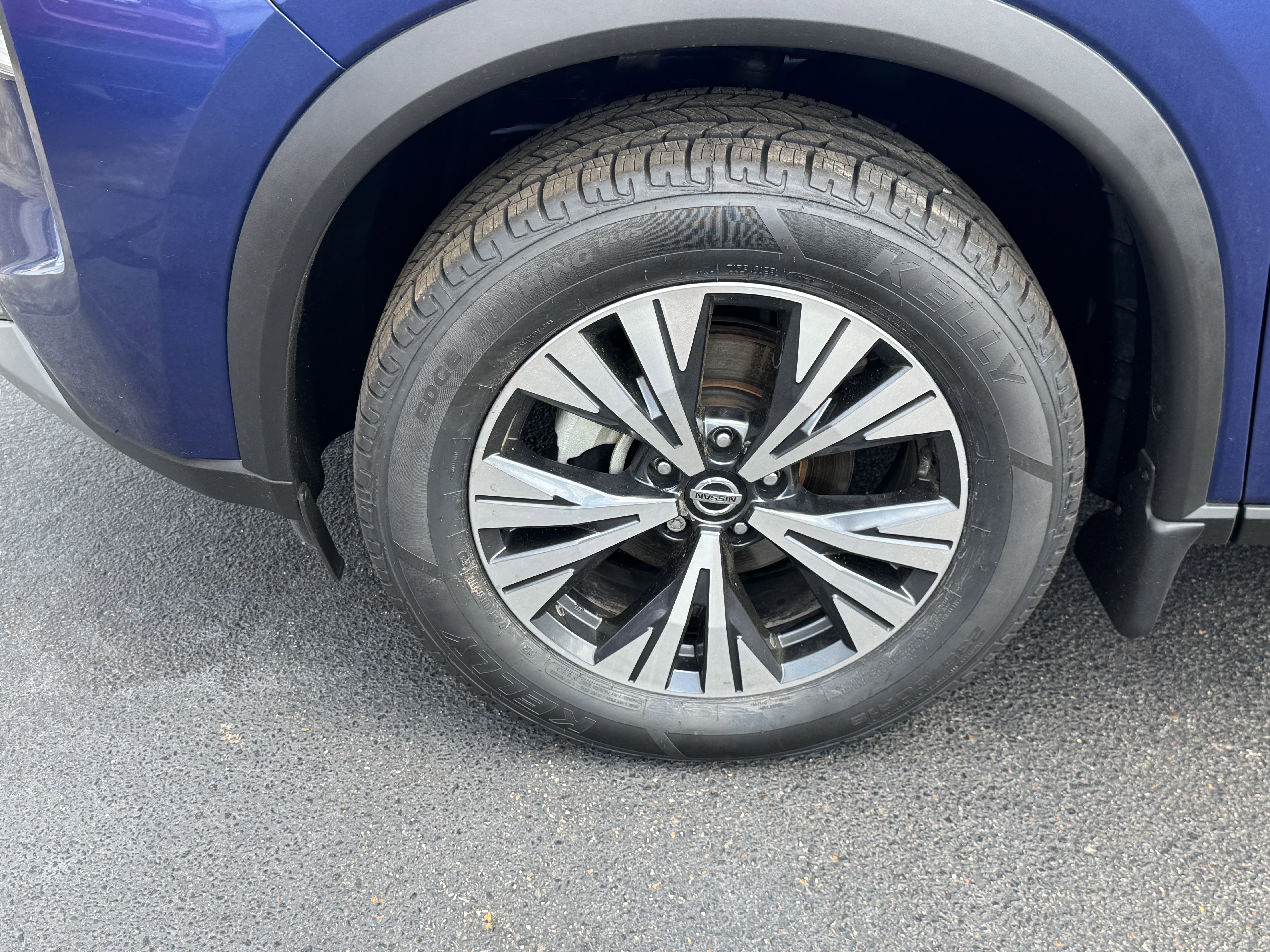 Used 2021 Nissan Rogue SV image 9