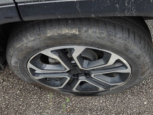 Used 2024 Jeep Compass Limited image 9