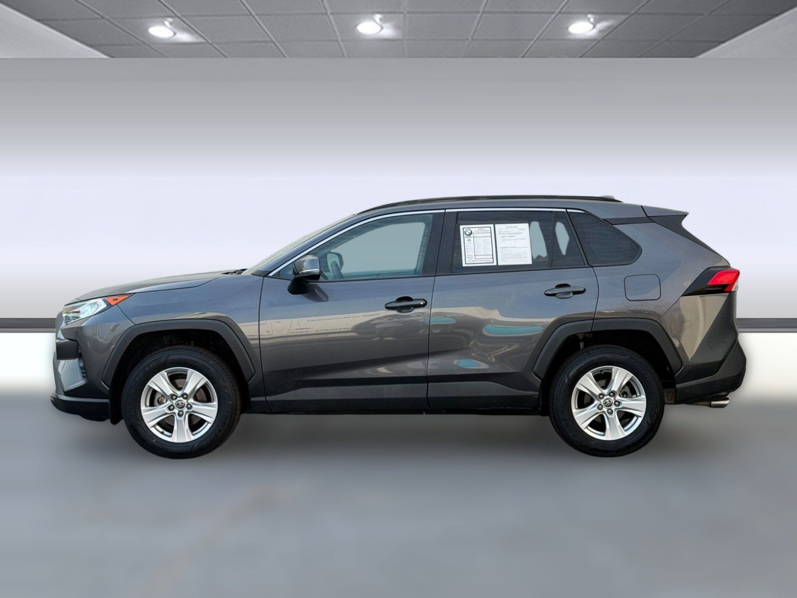Used 2021 Toyota RAV4 XLE w/ Convenience Package AWD/4WD image 2