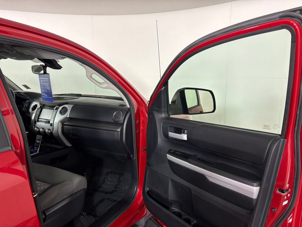 Used 2018 Toyota Tundra SR5 w/ SR5 Upgrade Package RWD image 32