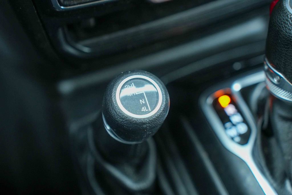 Used 2018 Jeep Wrangler Unlimited Sport image 30