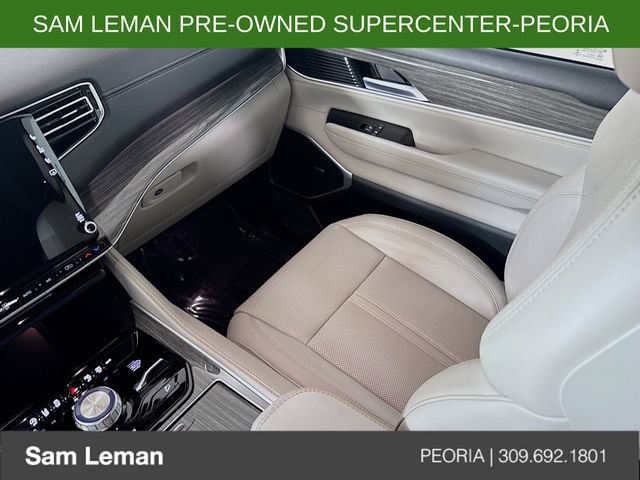 Used 2022 Jeep Wagoneer Series III AWD/4WD image 24