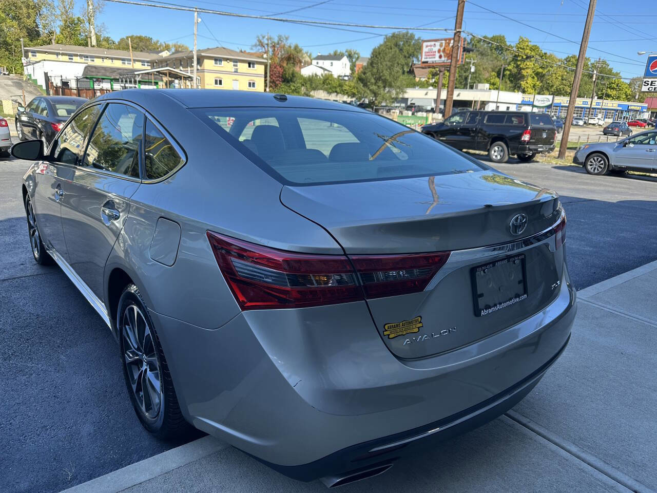 Used 2016 Toyota Avalon Limited image 14