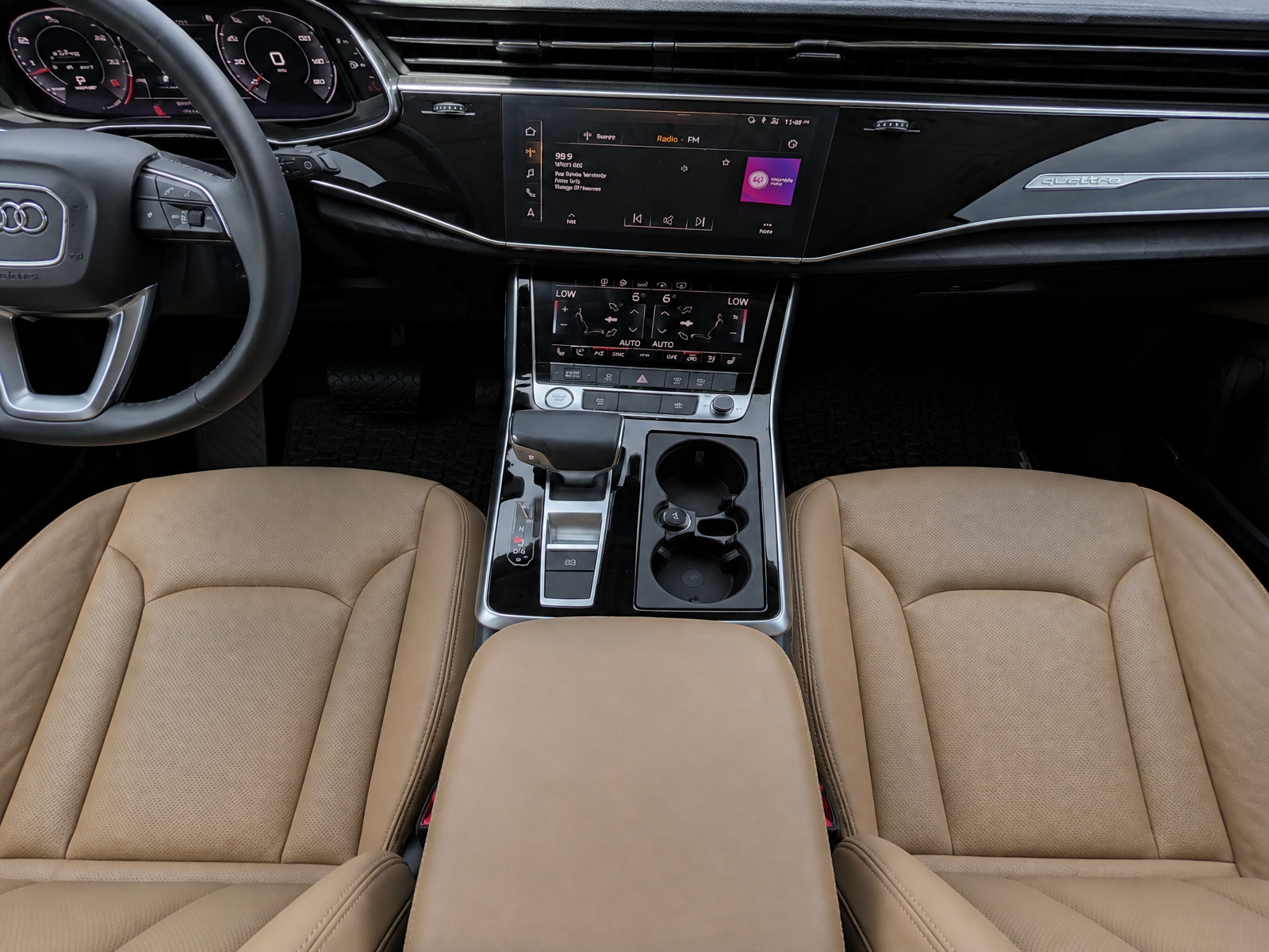 Used 2019 Audi Q8 Premium Plus w/ Premium Plus AWD/4WD image 18