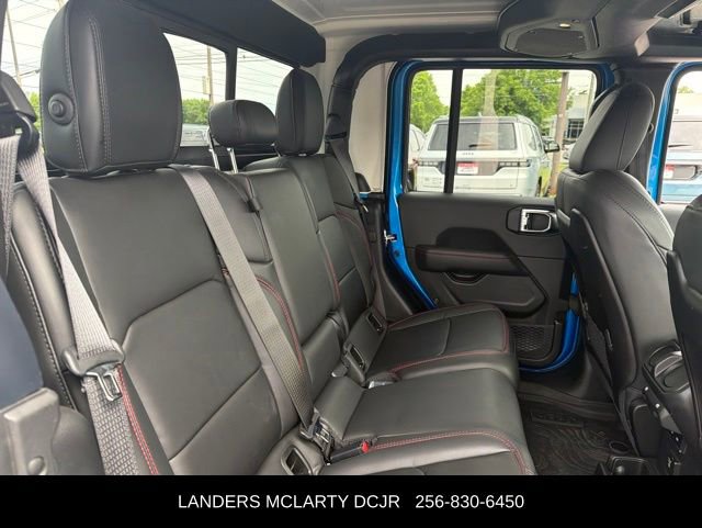 Used 2025 Jeep Gladiator Rubicon w/ Dual Top Group AWD/4WD image 18