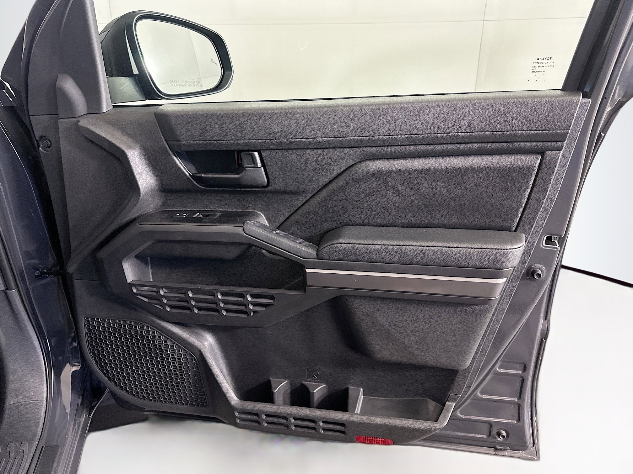 Used 2025 Toyota Tacoma SR5 image 32