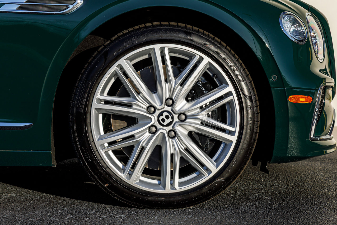 New 2026 Bentley Flying Spur Plug-In Hybrid image 23