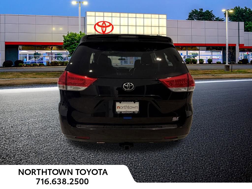 Used 2014 Toyota Sienna XLE w/ Entertainment Package AWD/4WD image 13