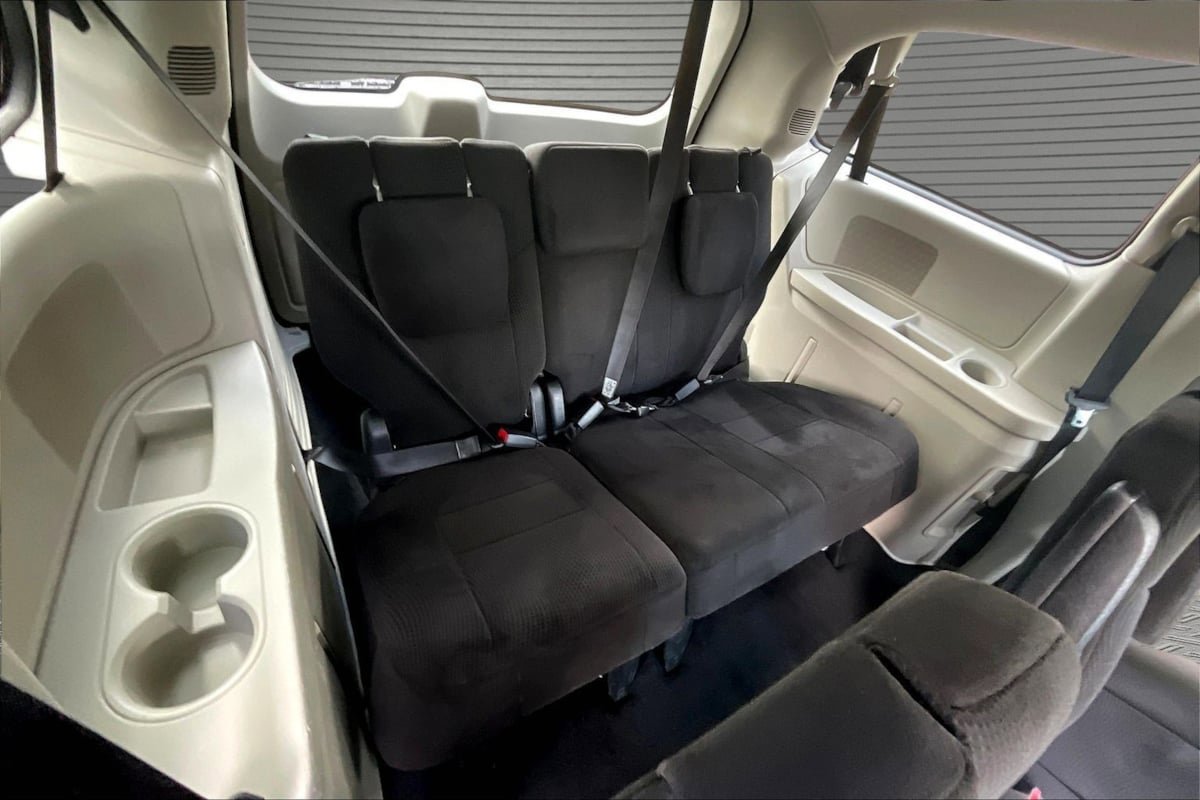 Used 2014 Dodge Grand Caravan SE w/ Quick Order Package 29E SE FWD image 24