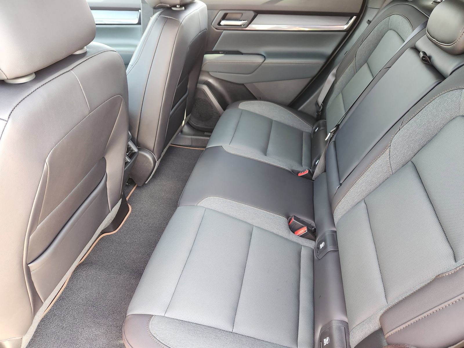 Used 2026 GMC Terrain AT4 w/ Convenience Package III image 31