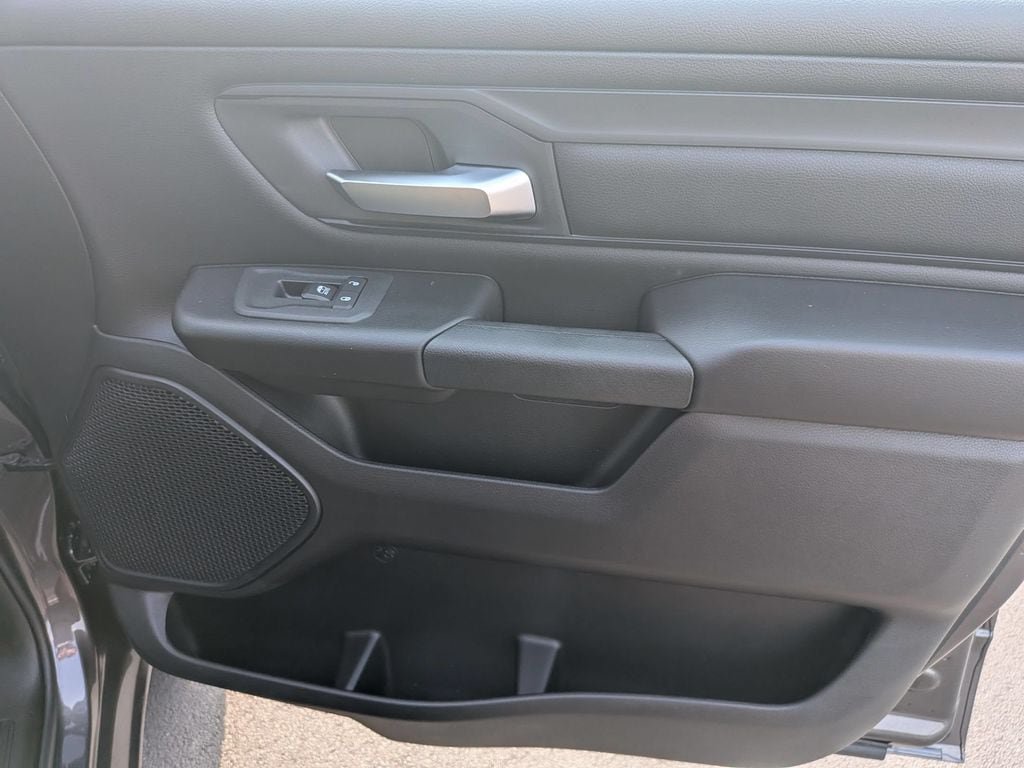 New 2026 RAM 1500 Express AWD/4WD image 31