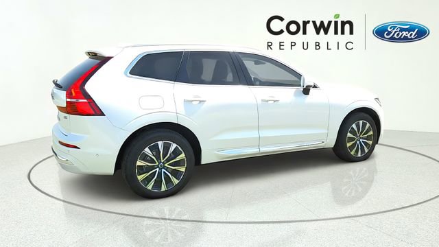 Used 2023 Volvo XC60 B5 Plus FWD image 8
