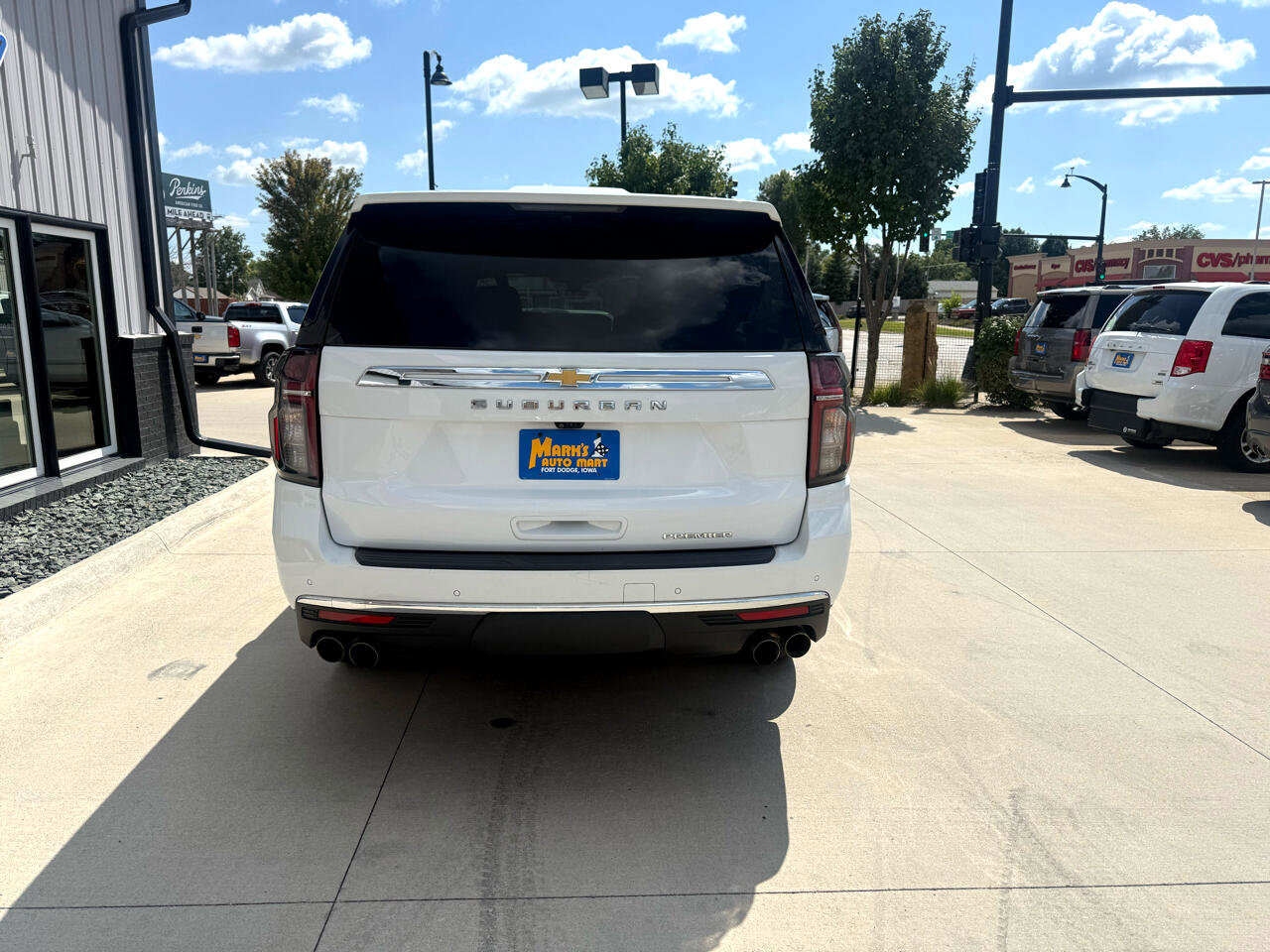 Used 2021 Chevrolet Suburban Premier w/ Premium Package image 5