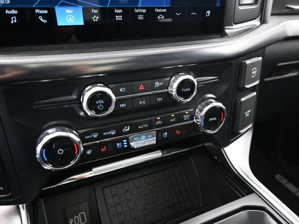 Used 2025 Ford F150 Platinum w/ Equipment Group 702A High AWD/4WD image 18